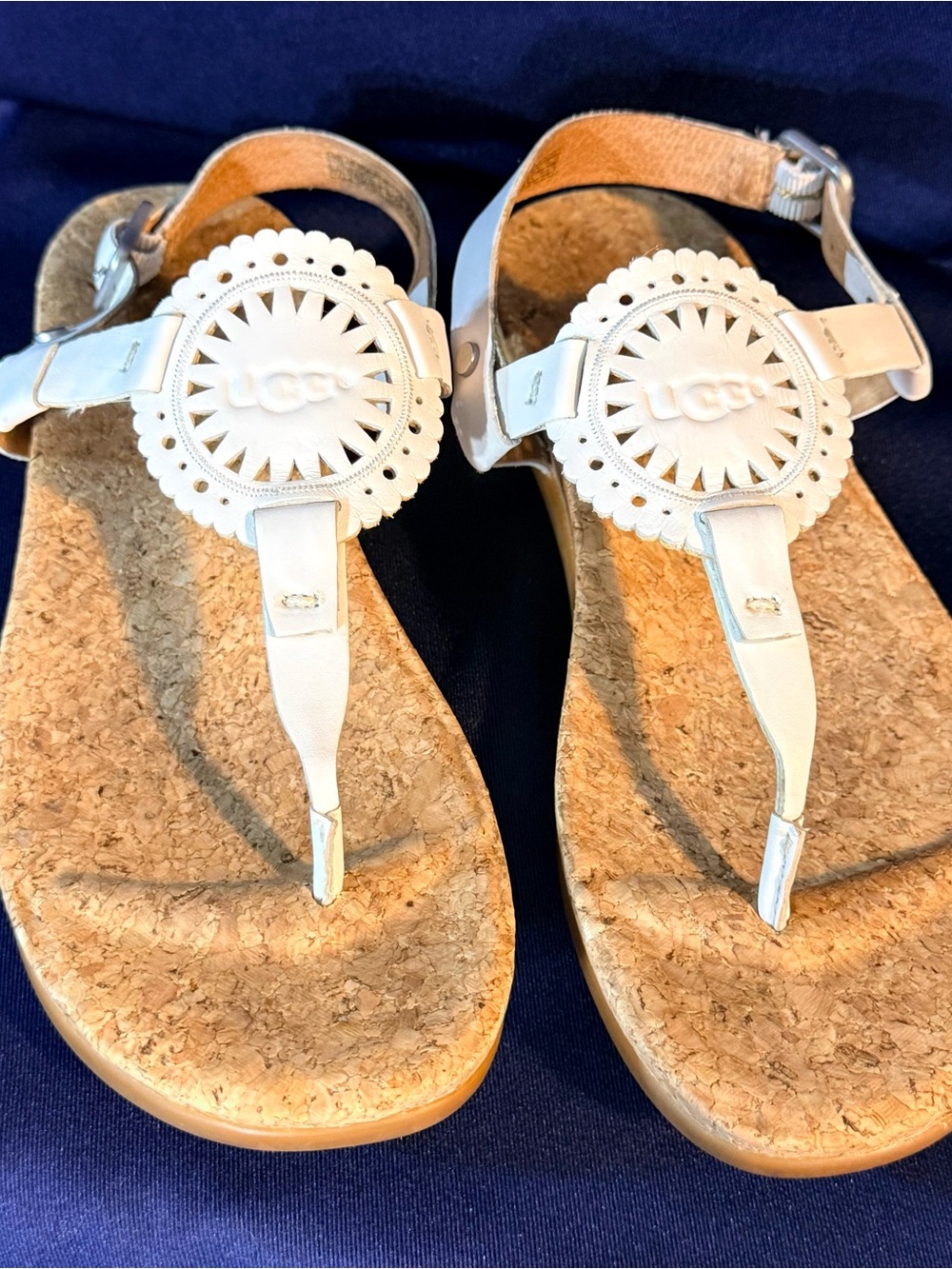 UGG White Cork Thong Sandals Laser Cut Medallion Flip Flops Size 7.5